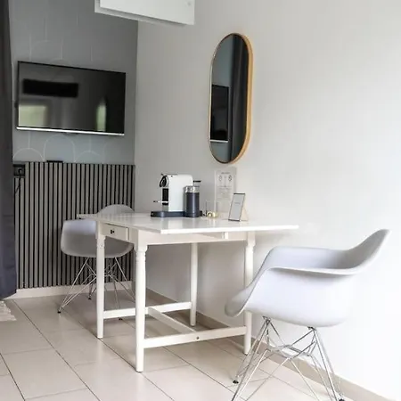 Cozy In Prime Location With Balcony - Comfort In 2 In Neumarkt - City Loft 11 - 아파트