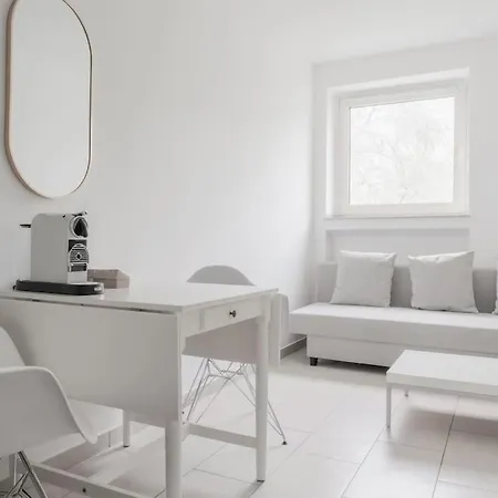 City Loft 11: Cozy Near Neumarkt With Balcony *